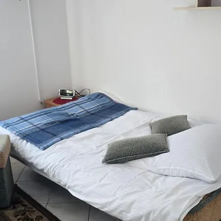 Perla Guest house *